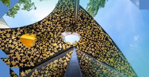 Épületséta: zene az üvegen túl