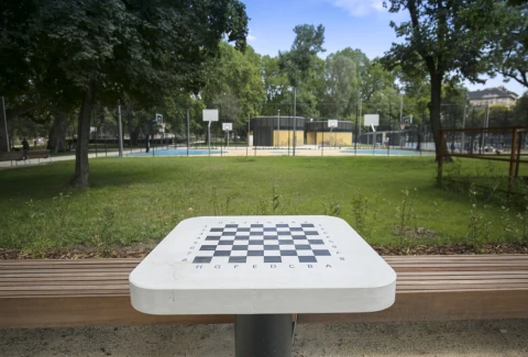 Chess tables